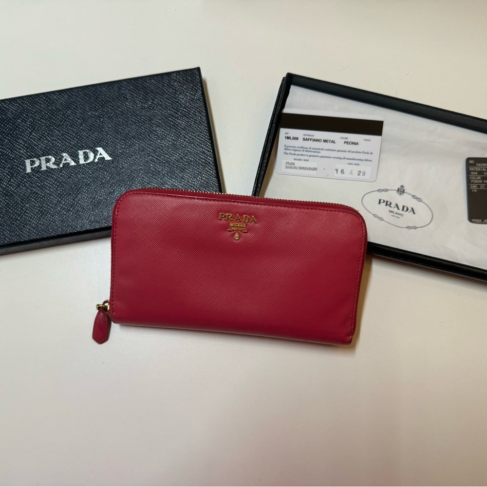 PRADA
Dark Pink Saffiano Leather Zip Wallet-Full Inclusion